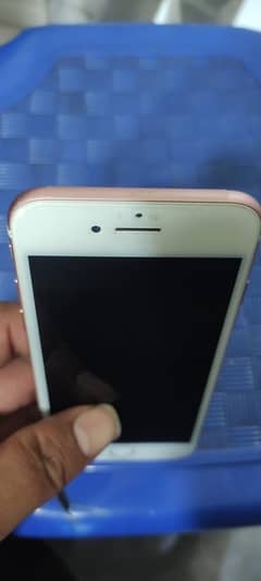 I phone 7 non pta  water pak  32 gb  03460922108