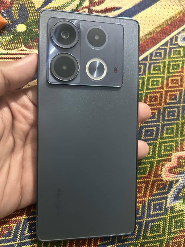 Infinix note 40 8/256 3