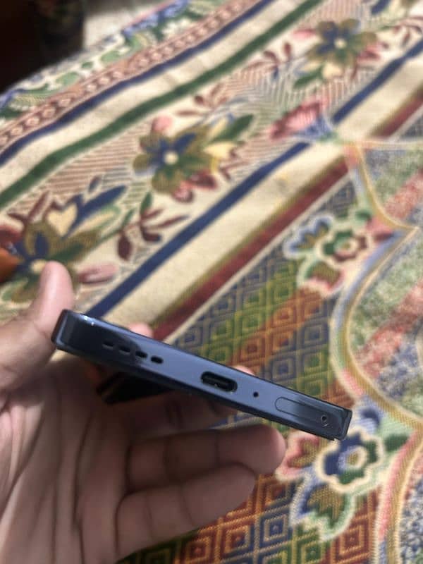 Infinix note 40 8/256 4