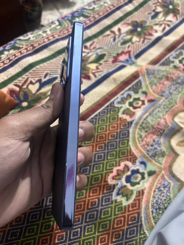 Infinix note 40 8/256 6