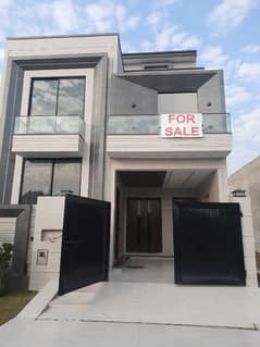 5 Marla Brand New Facing Park House In Khayaban-e-Amin For Sale