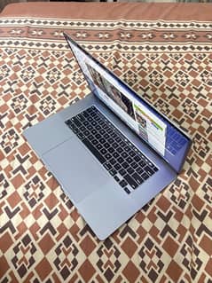 MacBook Pro 2019 Core i7 16 inch