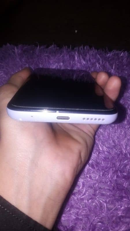 Motrola G 30  6/128 And Infinix Hot 9play 2/32 5