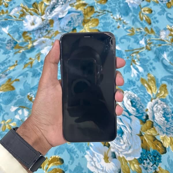 iPhone 11 Black 64gb Non PTA Exchange Possible 5