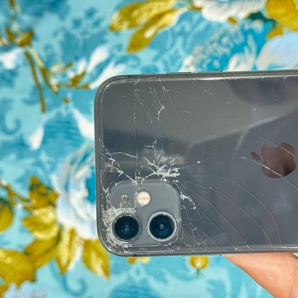 iPhone 11 Black 64gb Non PTA Exchange Possible 10