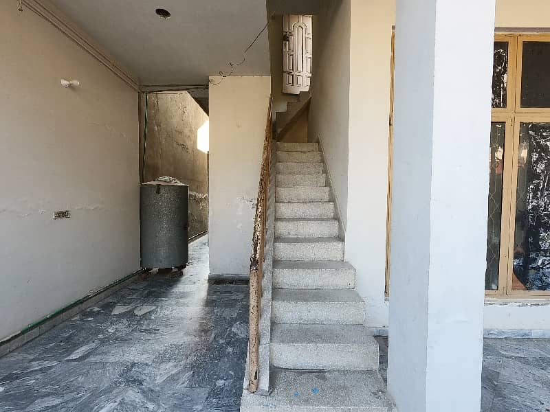 Prime Location House For Sale Is Readily Available In Prime Location Of Allama Iqbal Town - Mehran Block 17