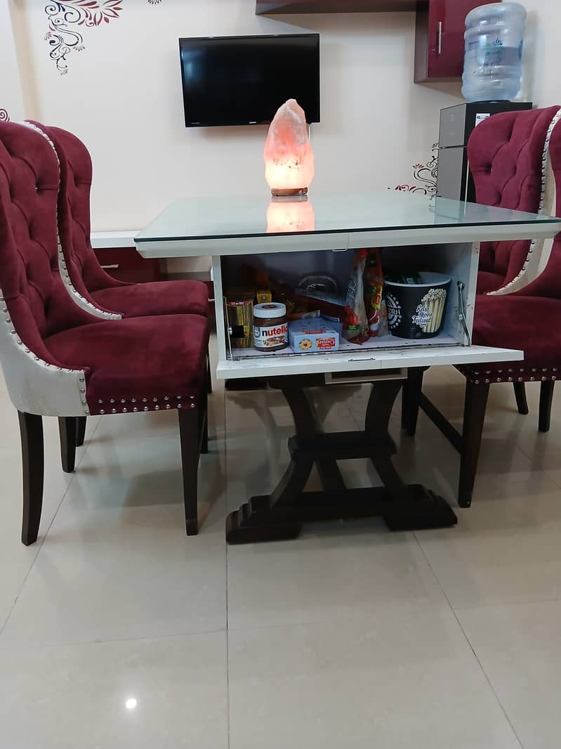 Dining Table with 4 Chairs – Luxury Design | Slightly Used 4