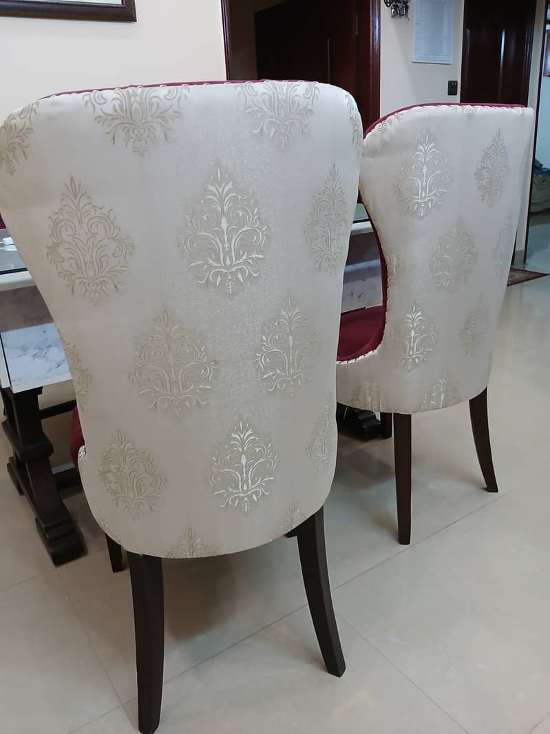 Dining Table with 4 Chairs – Luxury Design | Slightly Used 8