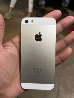 iPhone SE. 128GB. Excellent Condition.