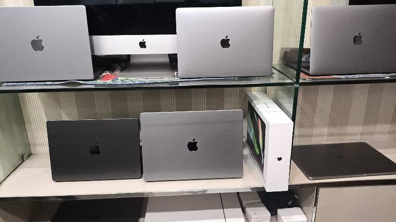 2019//2020//2023 apple MacBook Qty available 0