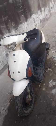 Suzuki scooty