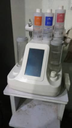 Hydra Facial 8 in 1.