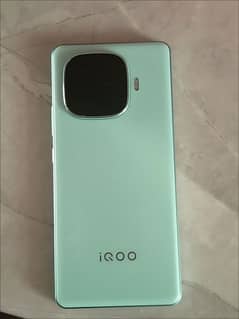 iqoo z9(china) SD 7 gen 3 Non-PTA in 10/10 condition