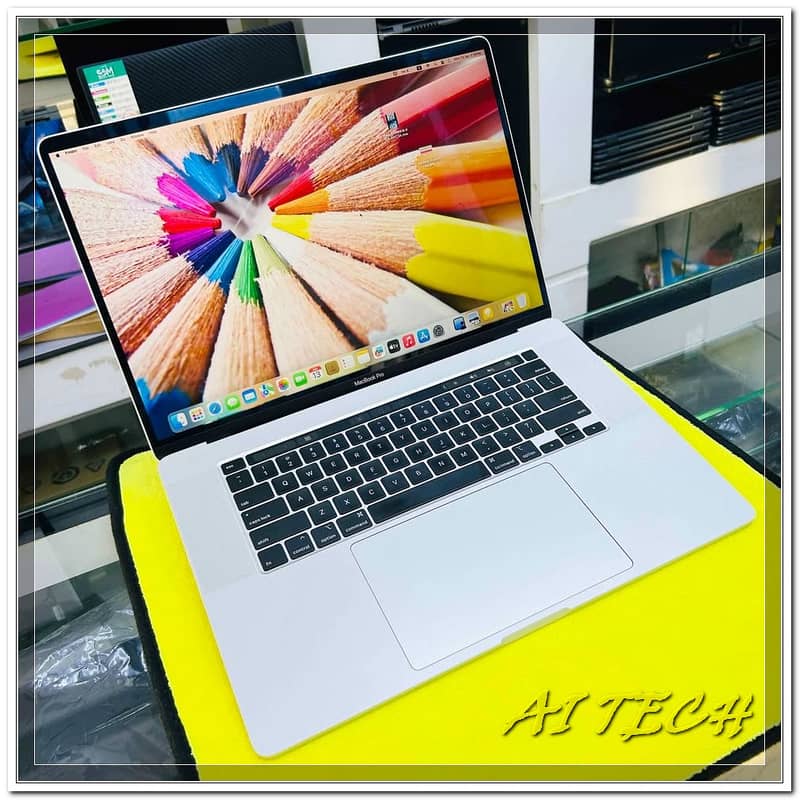 MacBook Pro 2019 Ci9 9th 32GB RAM 1TB SSD 8GB GDDR6 AMD Radeon 5500M 7
