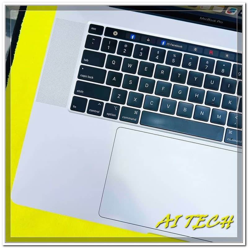 MacBook Pro 2019 Ci9 9th 32GB RAM 1TB SSD 8GB GDDR6 AMD Radeon 5500M 8