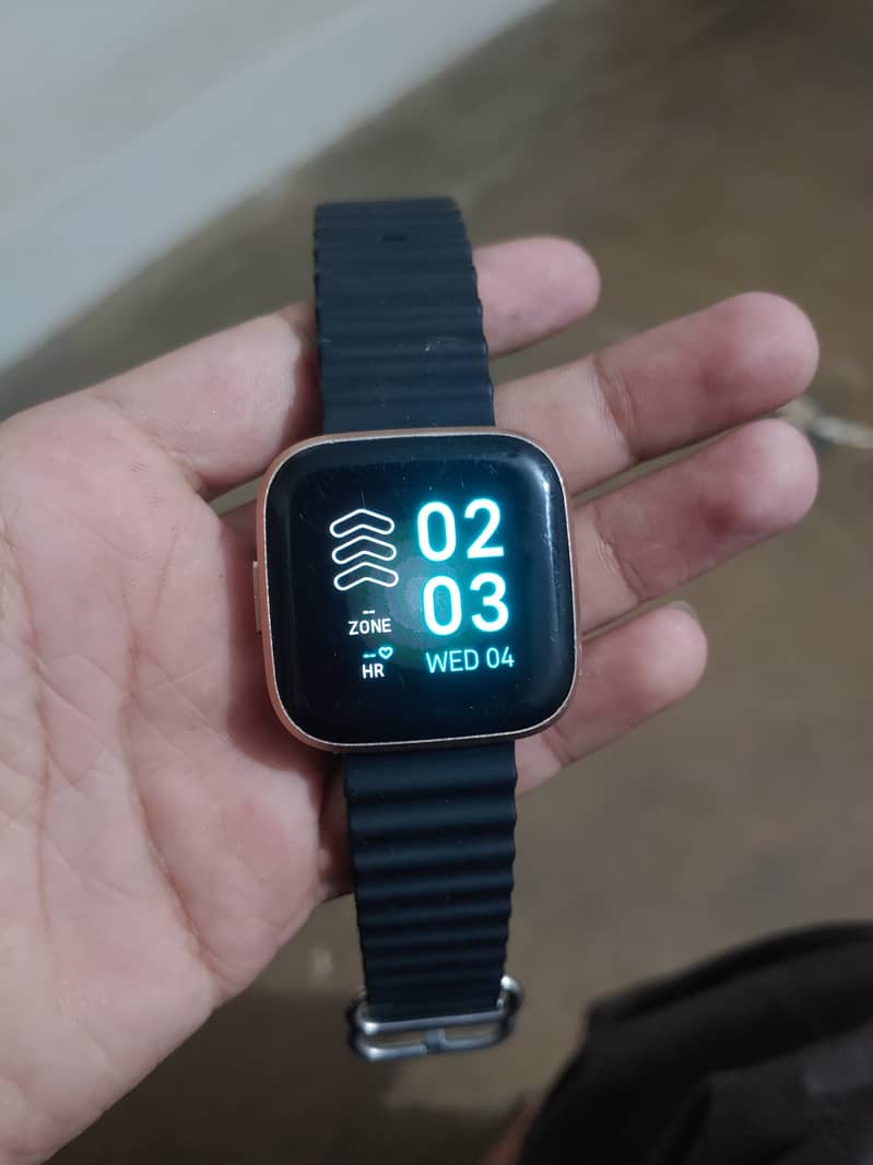 Fitbit versa 2 smart watch 0