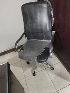 Office Furniture available in good price