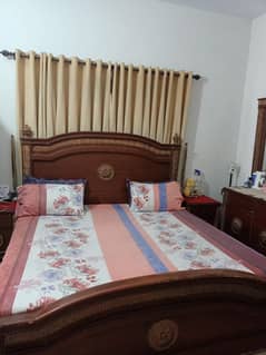 Complete king size bedroom set