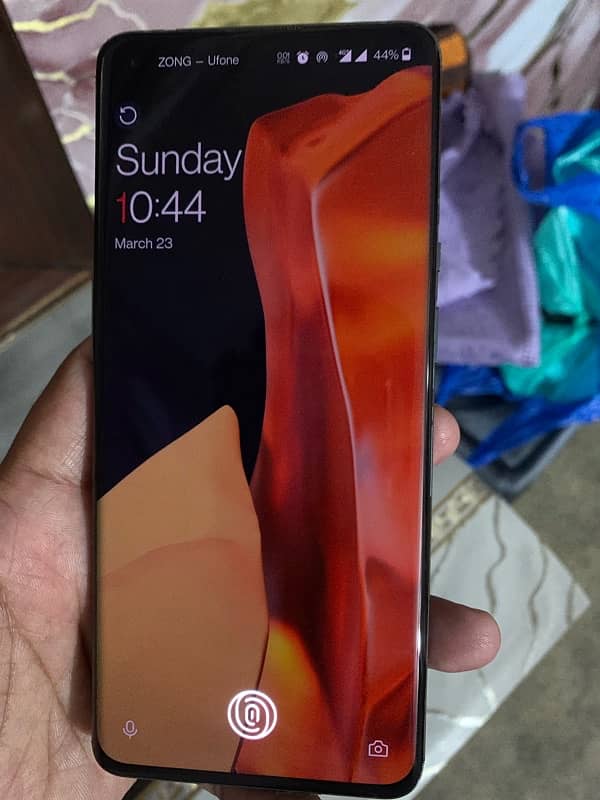 Oneplus 9pro 12/256 with 888 snapdragon heavy processor 1