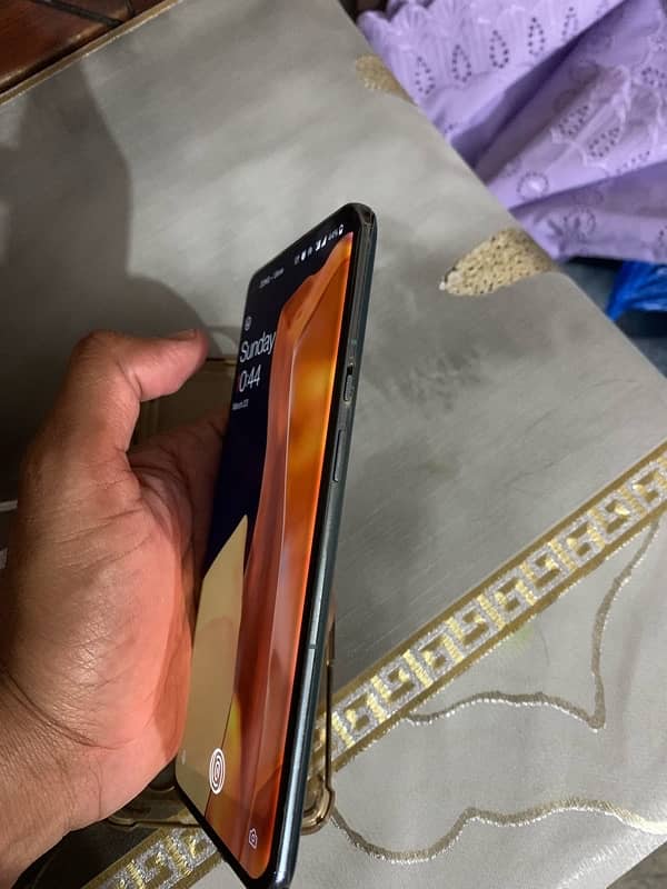 Oneplus 9pro 12/256 with 888 snapdragon heavy processor 2
