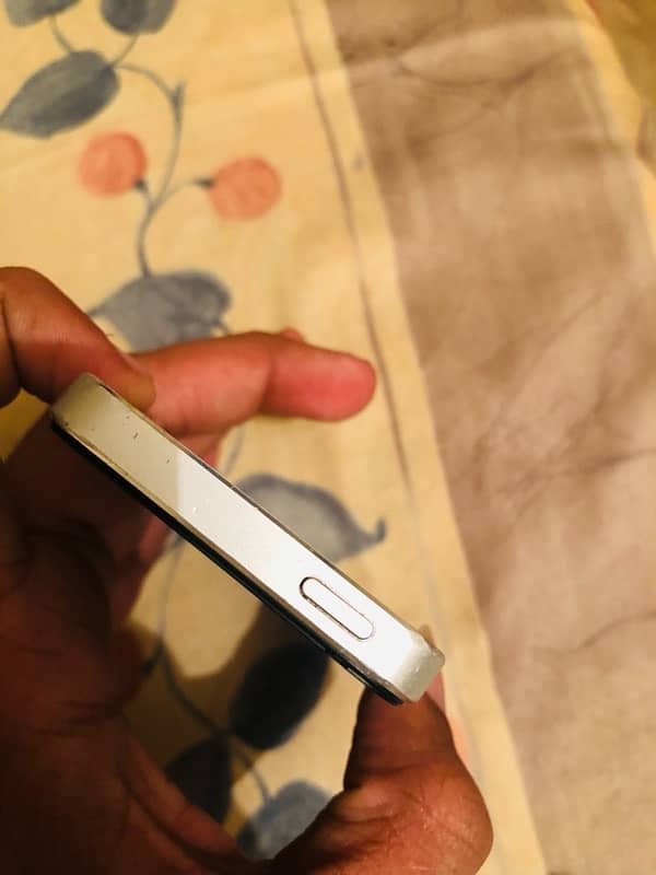 Iphone 5 Total original Offical Pta approved whatapp 03007464143 1