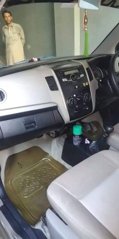 Suzuki Wagon R 2017 8