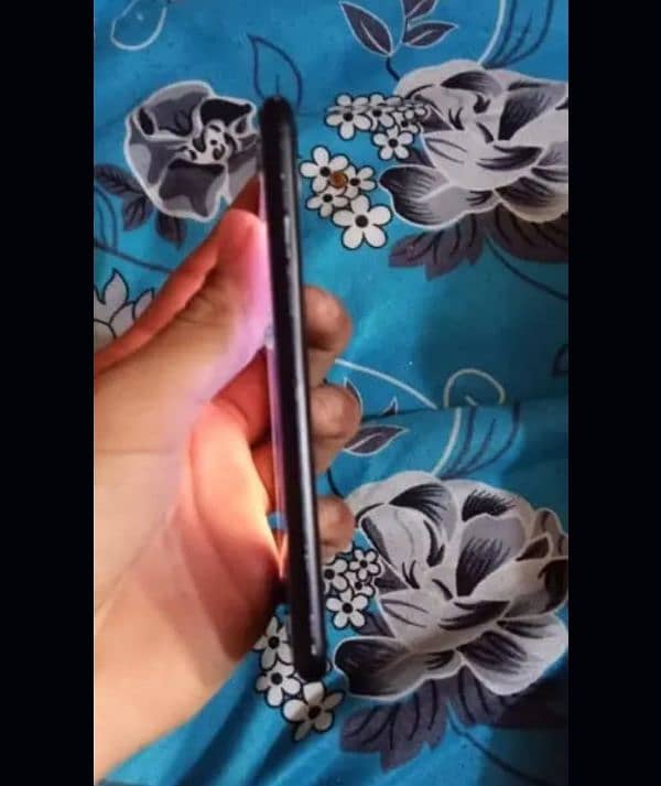 iPhone se 2020 3
