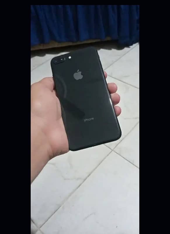 iPhone 8 Plus 0