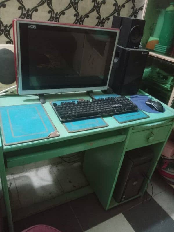 computer table and iron stand 0