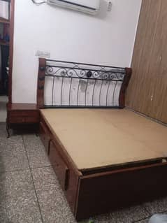 bed with storage draws and matress