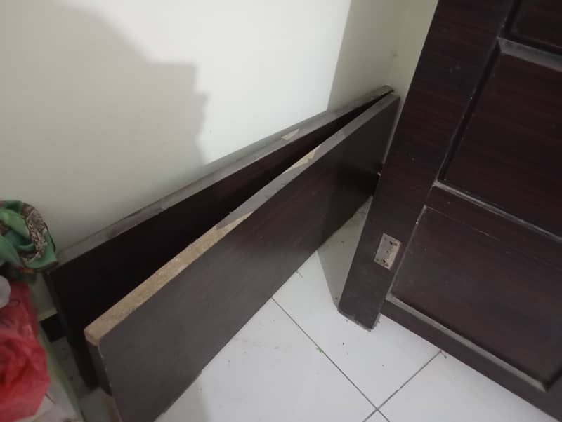 Used single bed 8