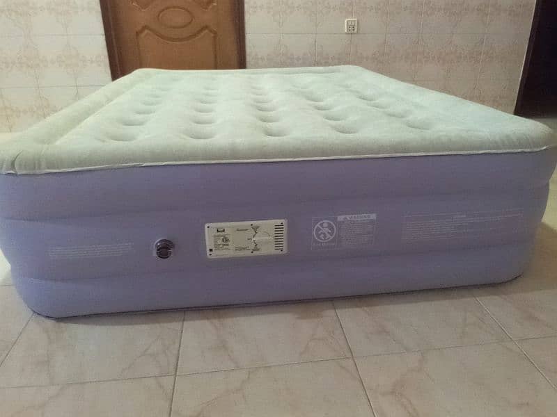 king size air bed self inflate built-in 0