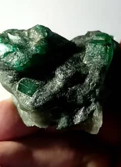 Natural Emeralds / Stone