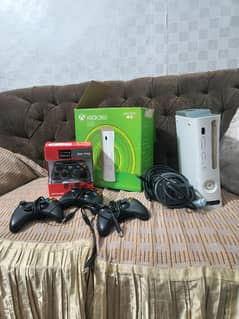 Xbox 360 with 4 controllers (250 GB)