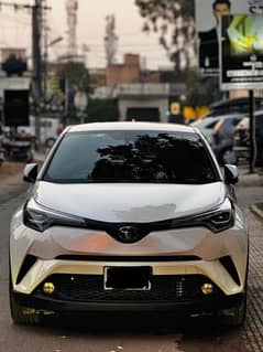 Toyota C-HR g led  4.5 grade total genuine