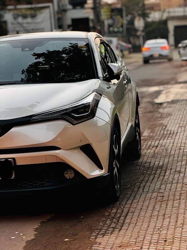 Toyota C-HR g led  4.5 grade total genuine 2