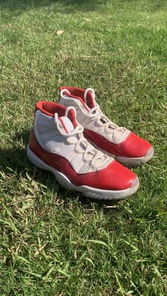 NIKE AIR JORDAN 11 Retro