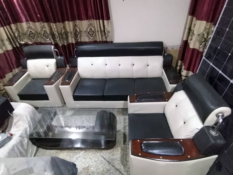 5 Seater Sofa 3+1+1 like as new with one table 1