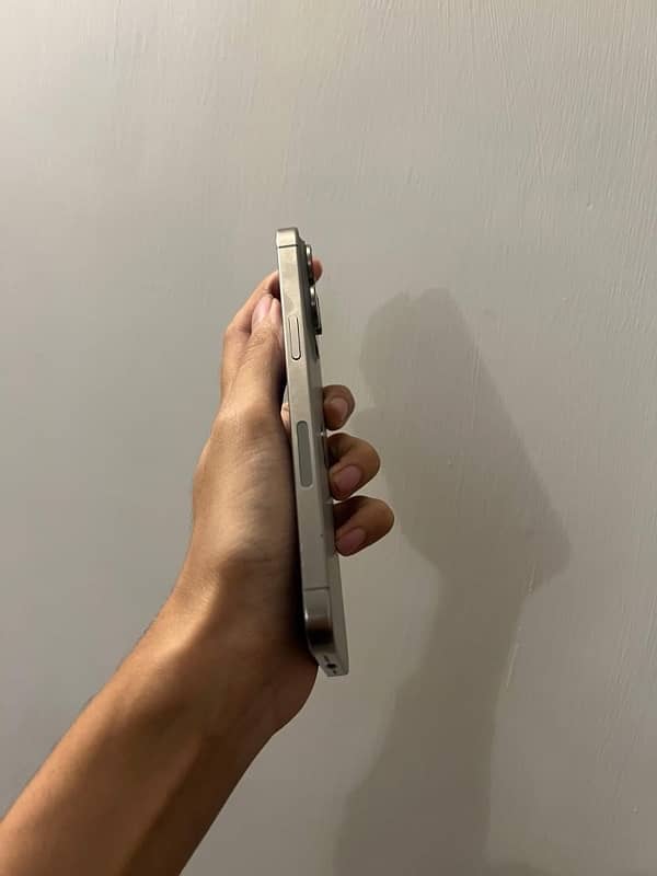 IPhone 15 pro max 256gb natural factory unlock non active 2