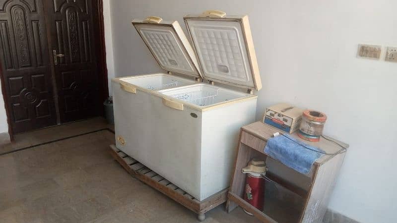 Waves Deep Freezer in Excellent Condition condition 3