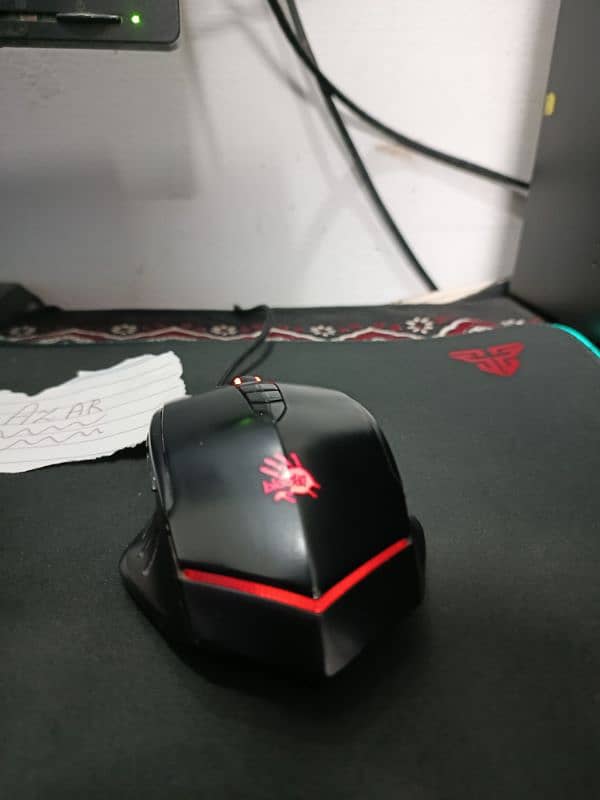 Bloody v8m  3200 dpi Ultra core 3 activated  P Location hyd 3