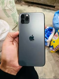 iphone 11 pro max 10/10 condition Factory unlock non active waterpack