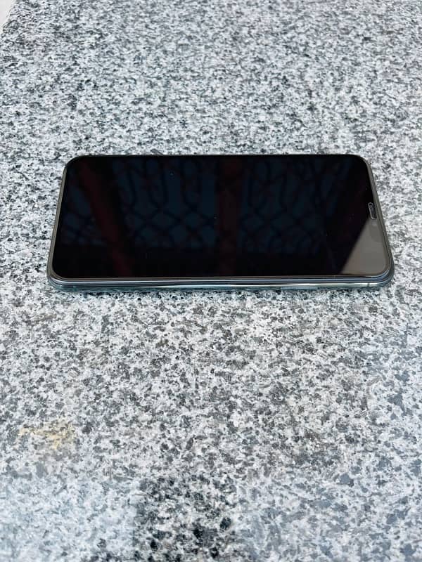 iPhone 11 Pro Max PTA 512 GB 4