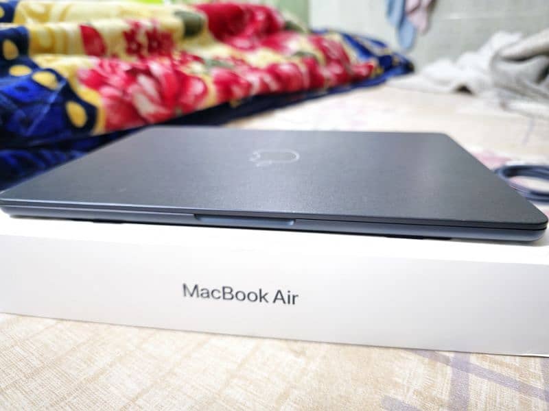 MacBook Air With Apple Silicon M3 Chip Midnight Balck (Base Model) 9
