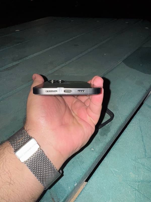 iphone 12 pro max 4