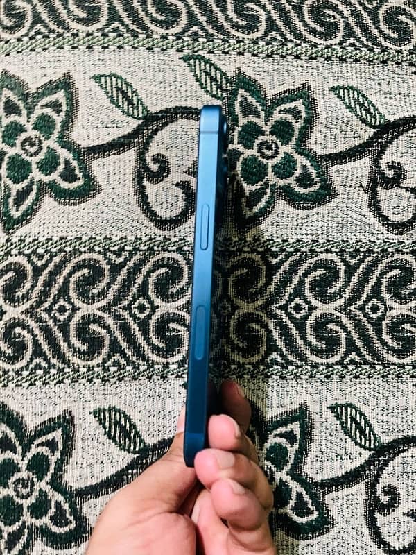 iPhone 13 condition 10/10 2