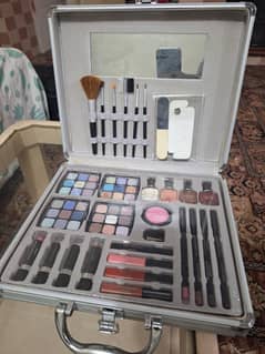 The color institute makeup kit