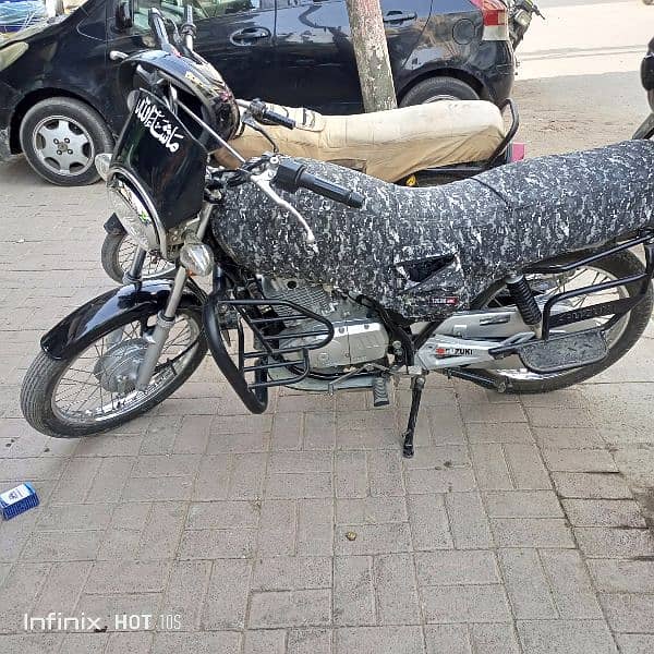 Suzuki Gs 150 As like zero meter new only 7k Km chali hy 1