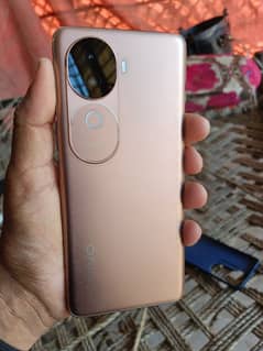 vivo v40e with full box 1 month used 10/10