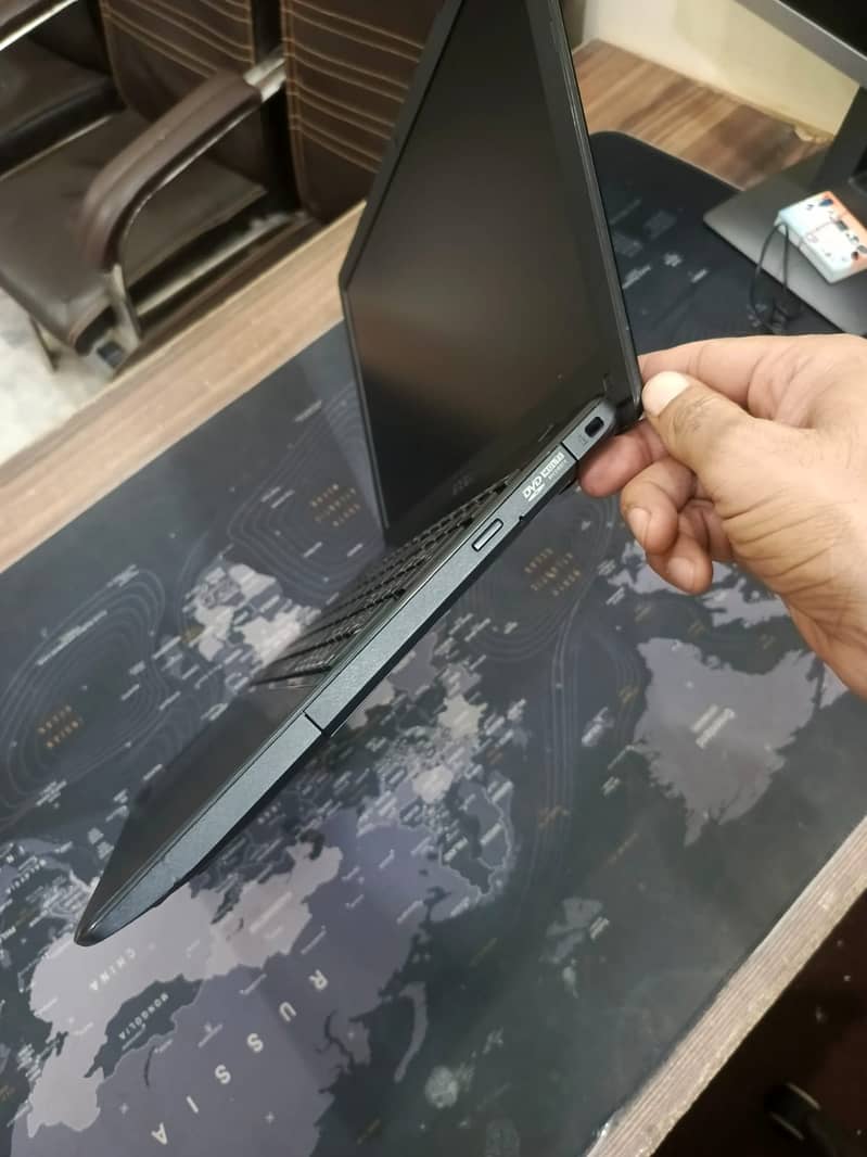 Asus P550C Notebook Core i5 3rd Gen 6GB Ram 320GB HDD 9
